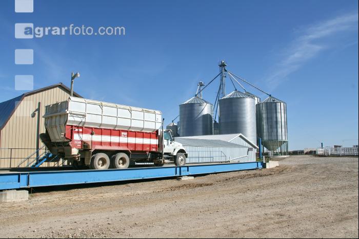 Getreidesilos J 27