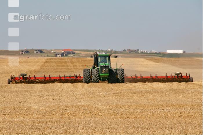 Stroh striegeln J 8