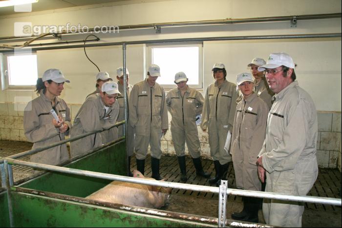 Tierhaltungslehrgang J 11
