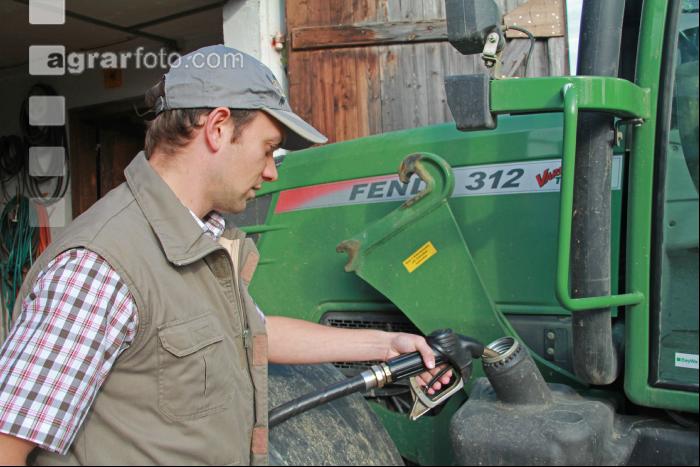 Diesel tanken J 12