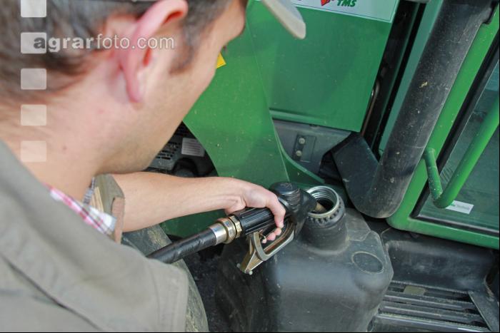 Diesel tanken J 9