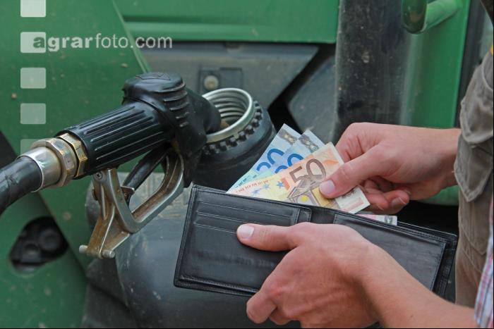 Diesel tanken J 6