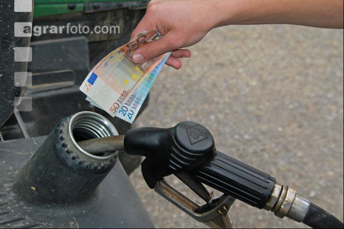 Diesel tanken J 4