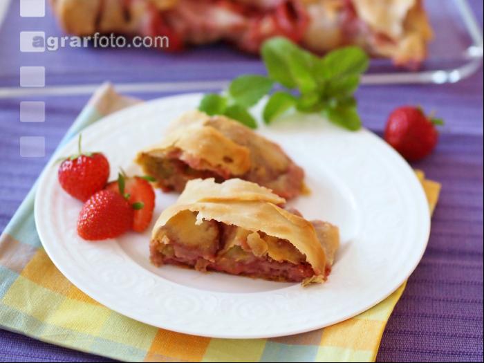 Erdbeerstrudel mit Rhabarber 3