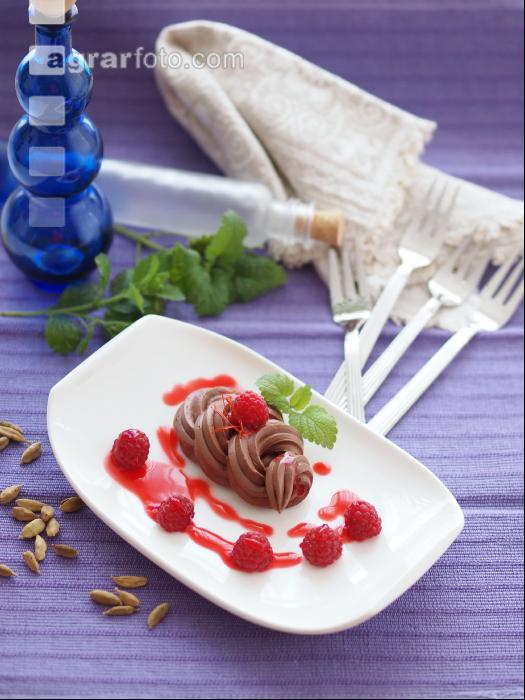 Schokoladencreme mit Himbeersauce 2