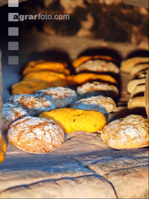 Brot in den Ofen schieben 7