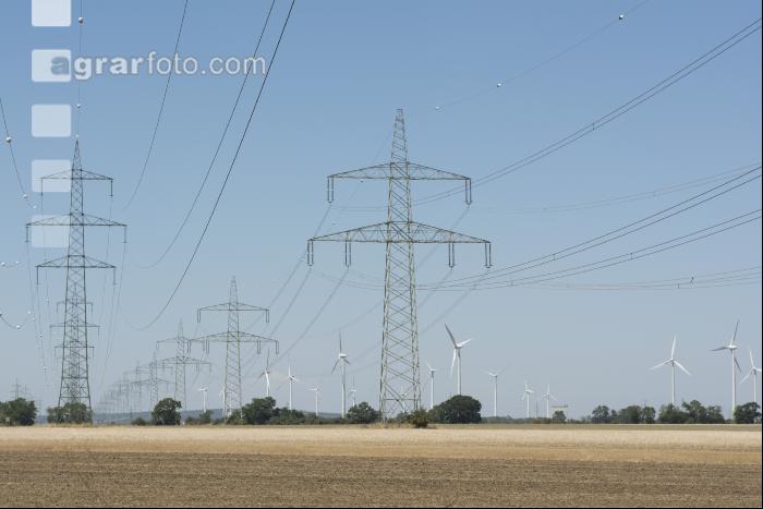 Windräder Stromleitung