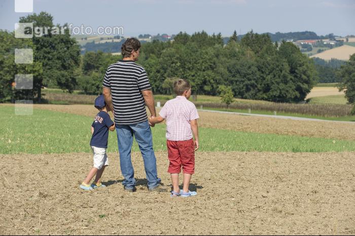 Kinder am Feld 3