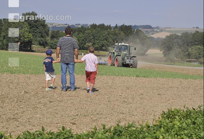 Kinder am Feld 5