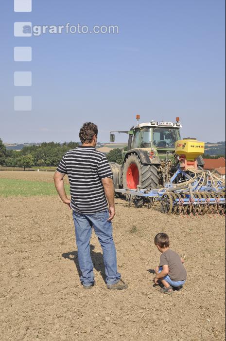 Kinder am Feld 4