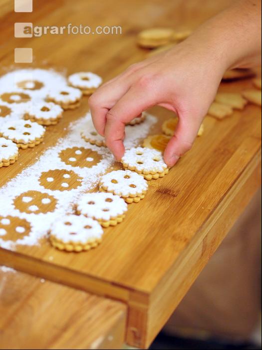 Linzer Augen bereiten 8