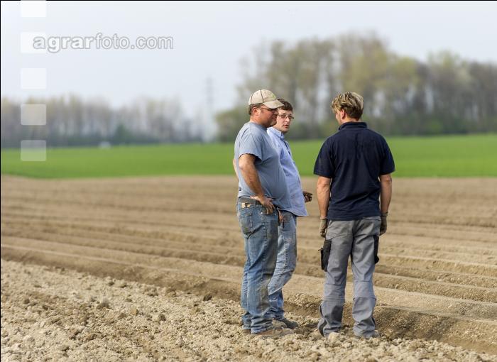 Diskussion am Acker 2