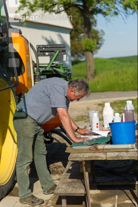 Gerste Blütespritzung 33
