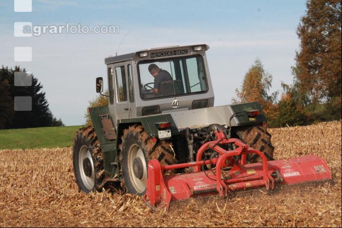 Maissstoppel mulchen J 5