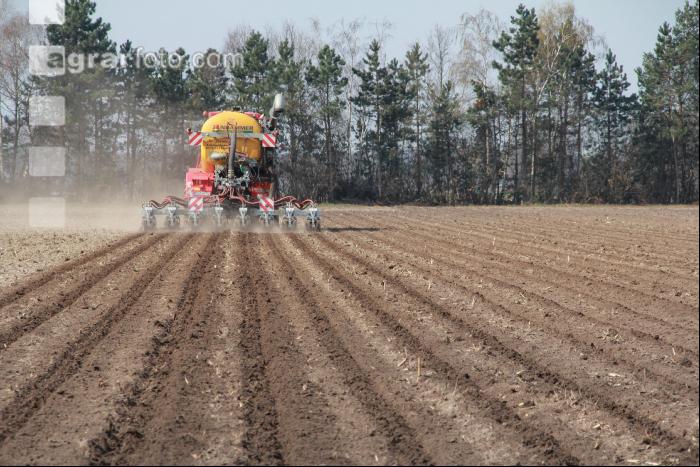 Strip Till J 1