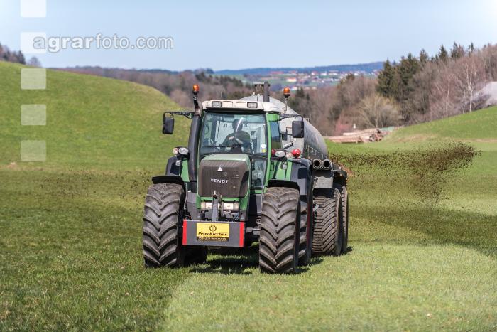 Gülle auf Dauerwiese 5