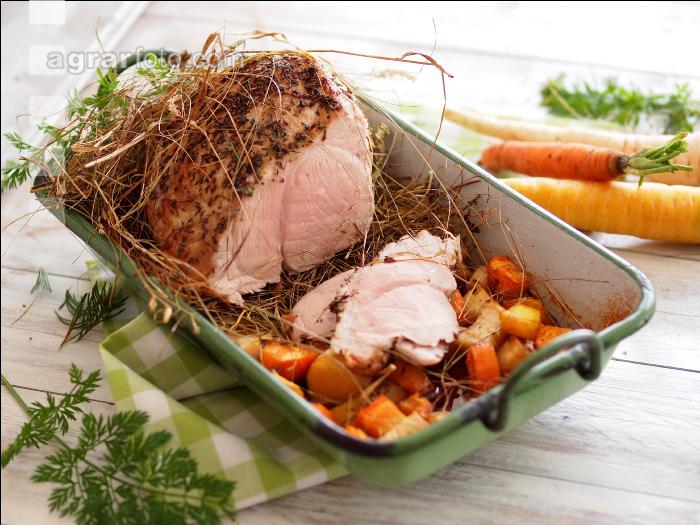 Schweinsbraten im Heu 1