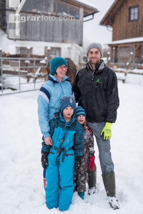 Junge Bauernfamilie 7