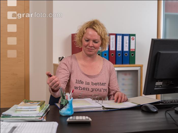 Im Büro 139