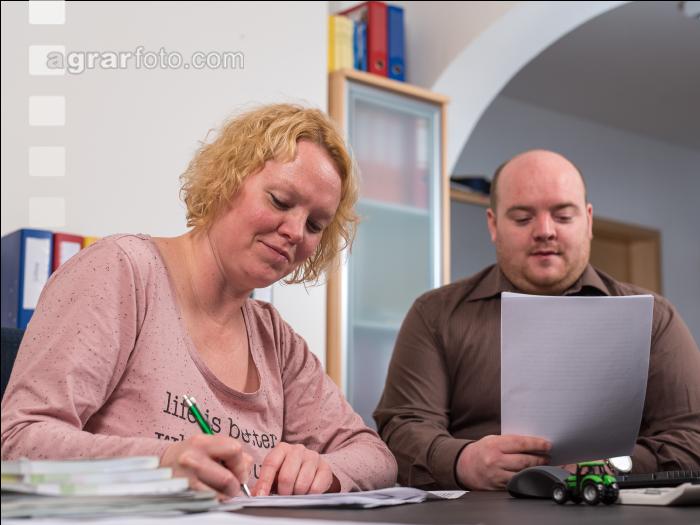Im Büro 122