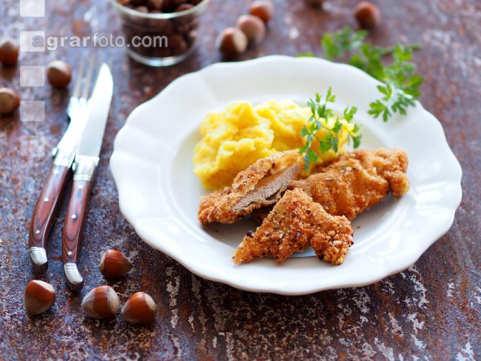 Schnitzel mit Haselnuspanier 2