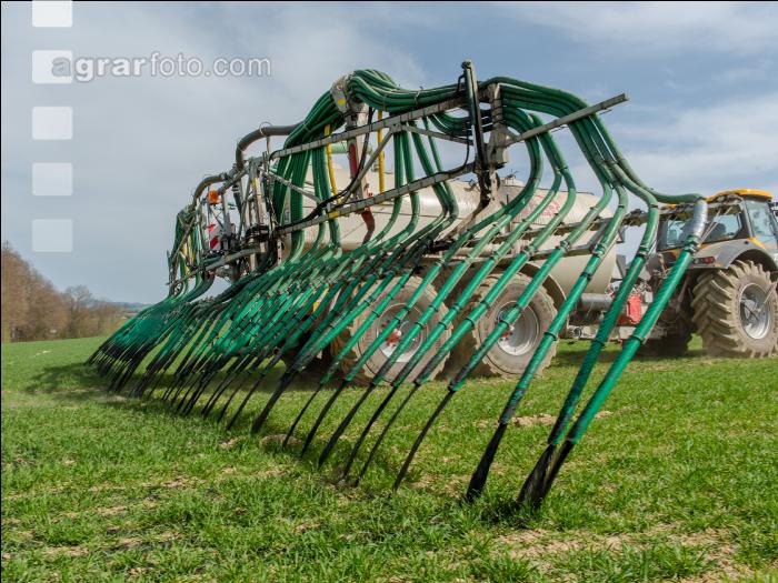 Gülle zu Weizenbestockung 25