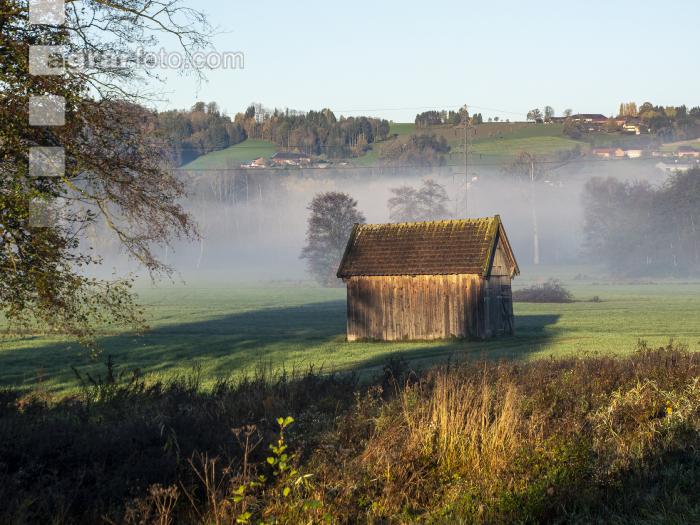 Alte Hütte im Morgenlicht 2
