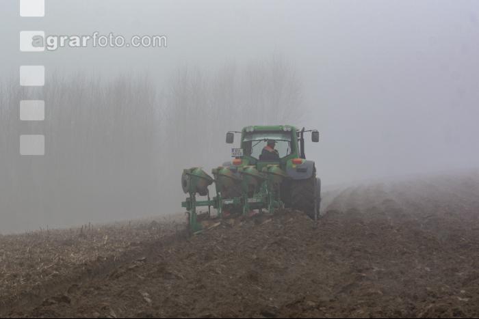 Herbstfurche dichter Nebel 2