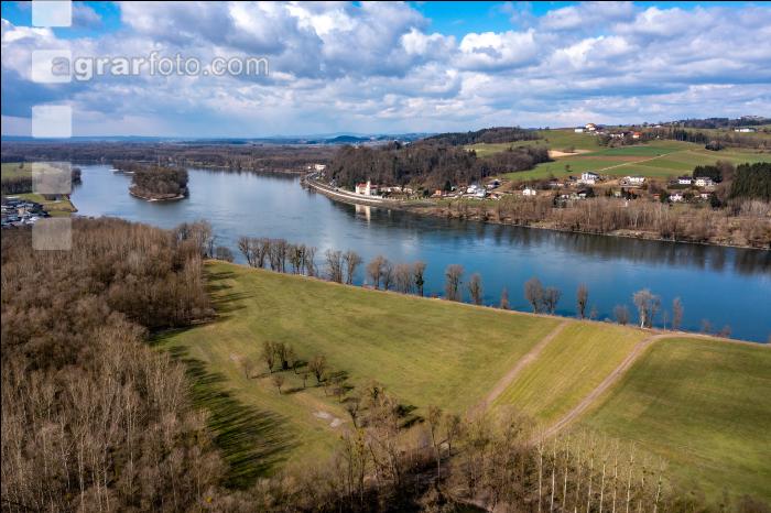 Flussgebiet im März 2