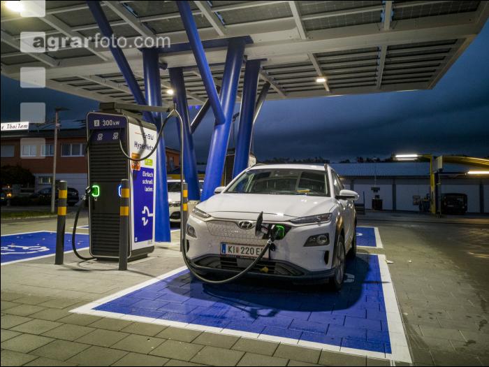 Elektro Ladestation 10