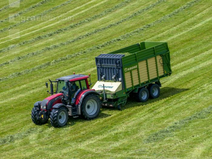 Grassilage Ladewagen 12