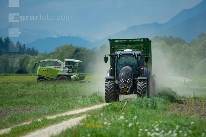 Grassilage Ladewagen 4